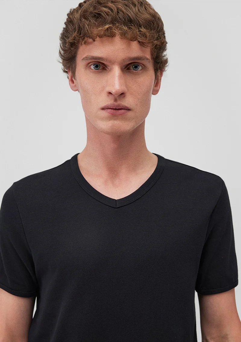 مافي Blue Men's V Neck Black Basic T-Shirt 063748-900