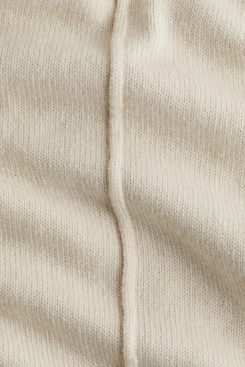 اتش اند ام كنزة بقبة مرتفعة مع درزات ظاهرة