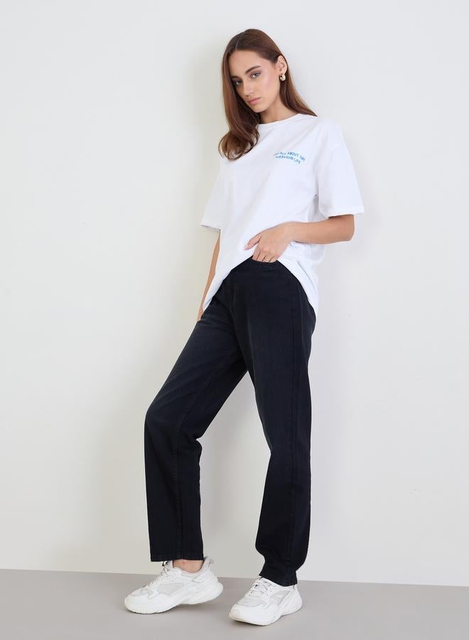 ستايلي تيشيرت واسع مُطرّز بكتابة - Image 2