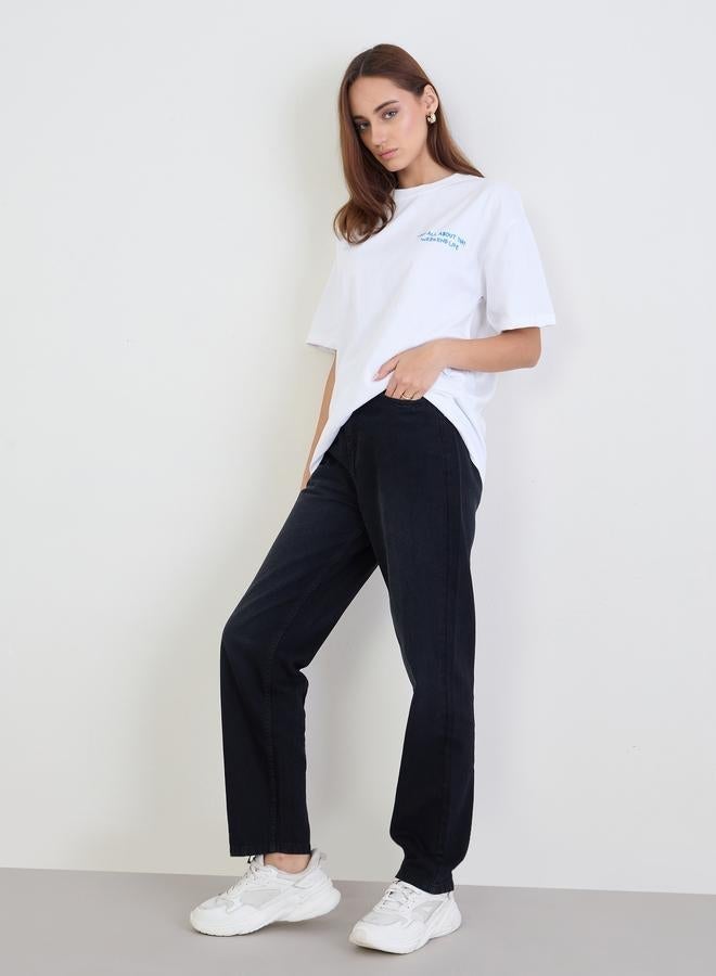 ستايلي تيشيرت واسع مُطرّز بكتابة - Image 2