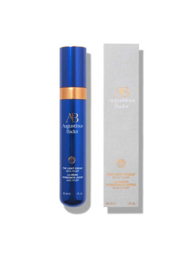أوجستينوس بادر امنح بشرتك ترطيبًا عميقًا مع كريم Augustinus Bader The Light Cream، وهو علاج منعش للعناية بالبشرة مصمم للمساعدة في الحفاظ على نضارة البشرة وترطيبها. - Image 1