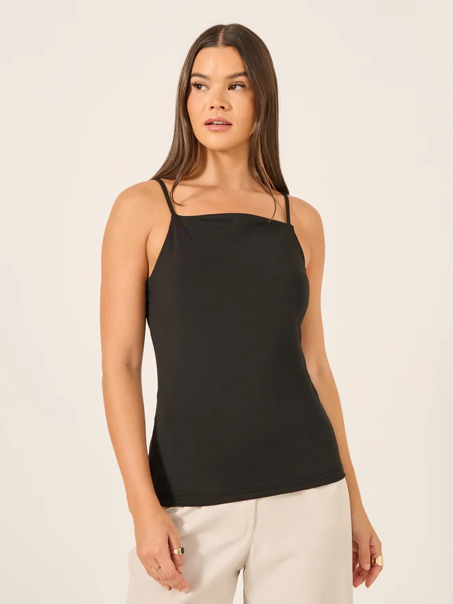 Styli Styli Solid Strappy Cami Top
