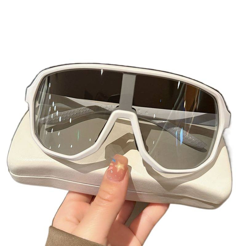 Mountain Windproof Polarized Photochromic Sunglasses for Outdoor Cycling - Image 5