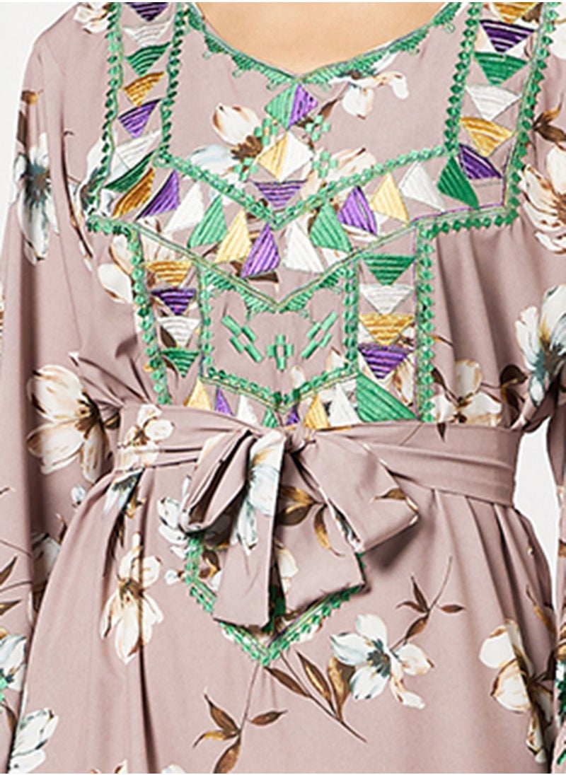 Hayat - Jalabiya With Arrow Like Shaped Embroidery With Belt - Image 1