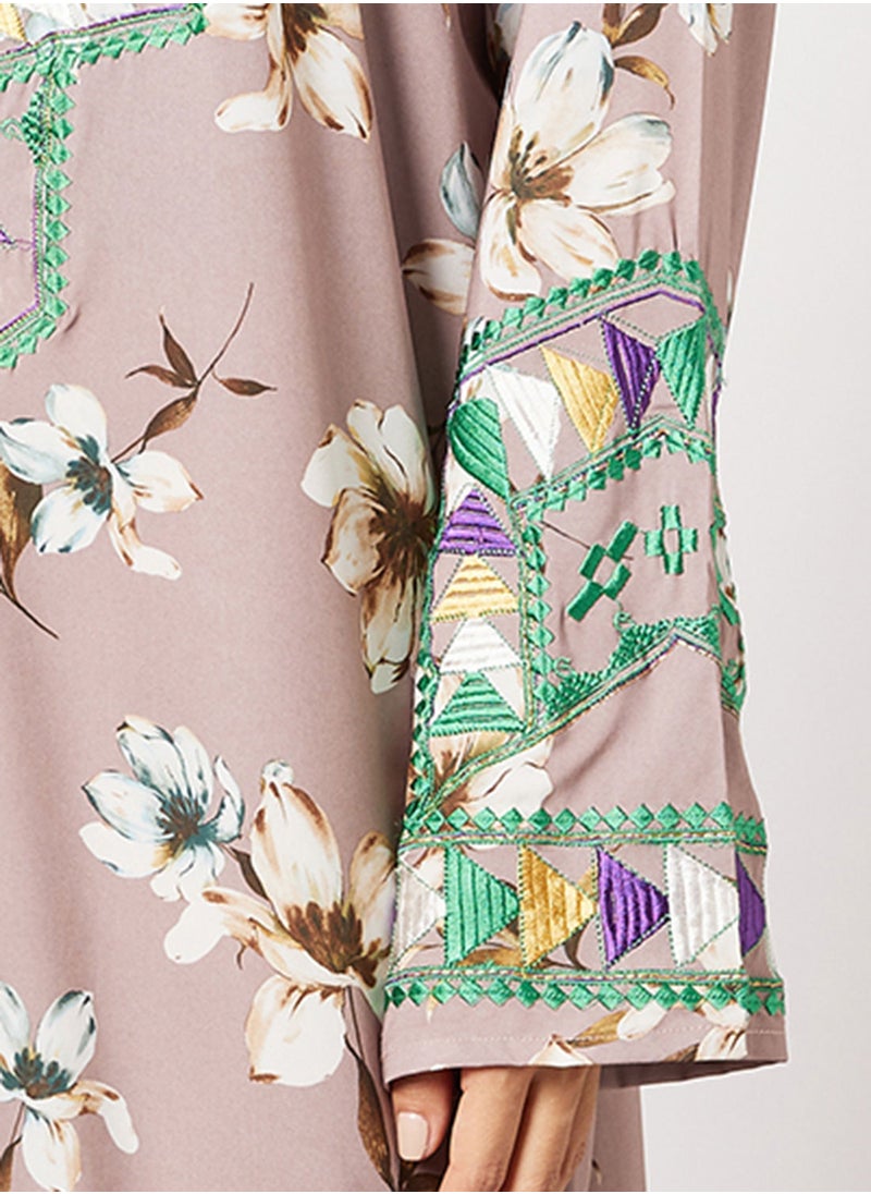 Hayat - Jalabiya With Arrow Like Shaped Embroidery With Belt - Image 1