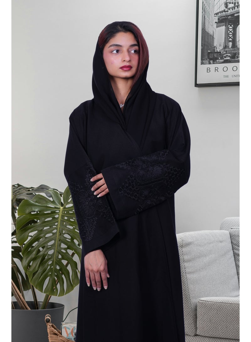 فاشون لاين عباية مطرزة بالريش العربي الأنيق - Image 5