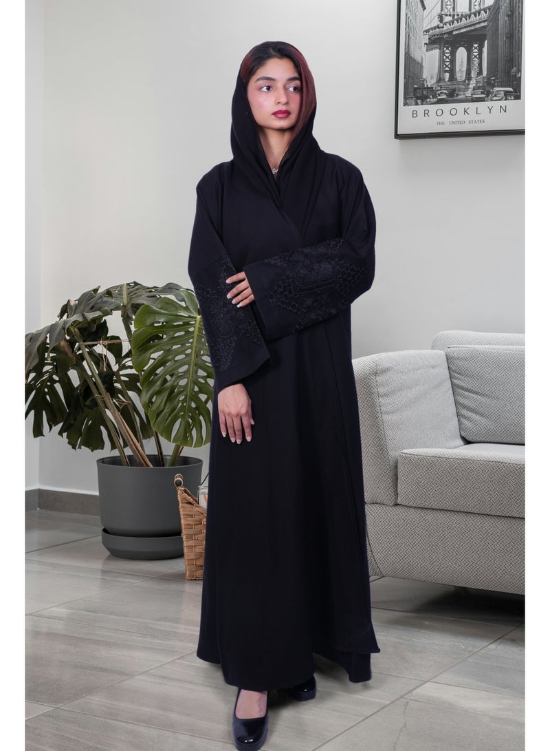 فاشون لاين عباية مطرزة بالريش العربي الأنيق - Image 2