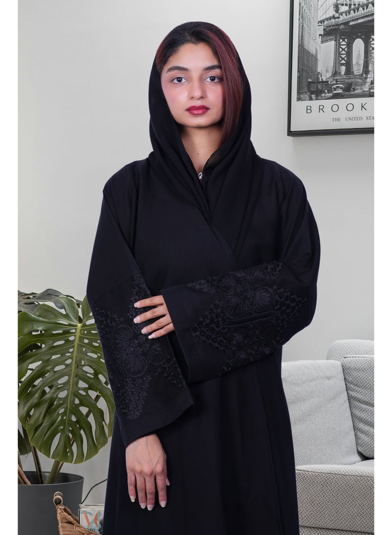 فاشون لاين عباية مطرزة بالريش العربي الأنيق - Image 1