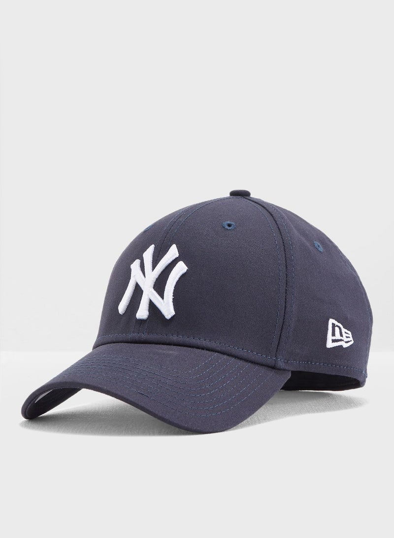 NEW ERA 39Thirty League Basic New York Yankees Stretch-Fit Cap  - Image 1