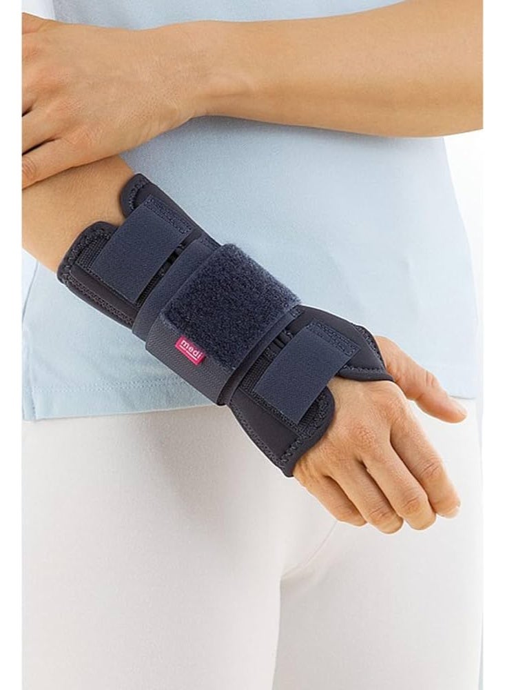 ميدي دعامة رسغ طبية لعلاج متلازمة النفق الرسغي، ودعم إصابات الأنسجة الرخوة، وجبيرة رسغ قابلة للتعديل لتخفيف الألم والالتواءات والتهاب الأوتار وعدم استقرار المفصل، مناسبة لليد اليمنى، المقاس II - M ‏(14–18 سم) — دعامة رسغ ميدي لليد اليمنى - Image 1