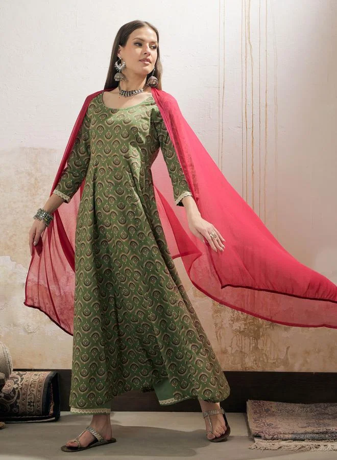 SASSAFRAS SASSAFRAS Green Floral Print Anarkali Kurta with Pencil Pants and Dupatta Set
