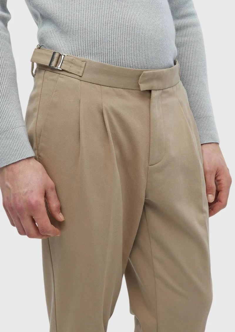 رامسي بنطلون قطني مخلوط بقصة جزرية من قماش باف ويفينج