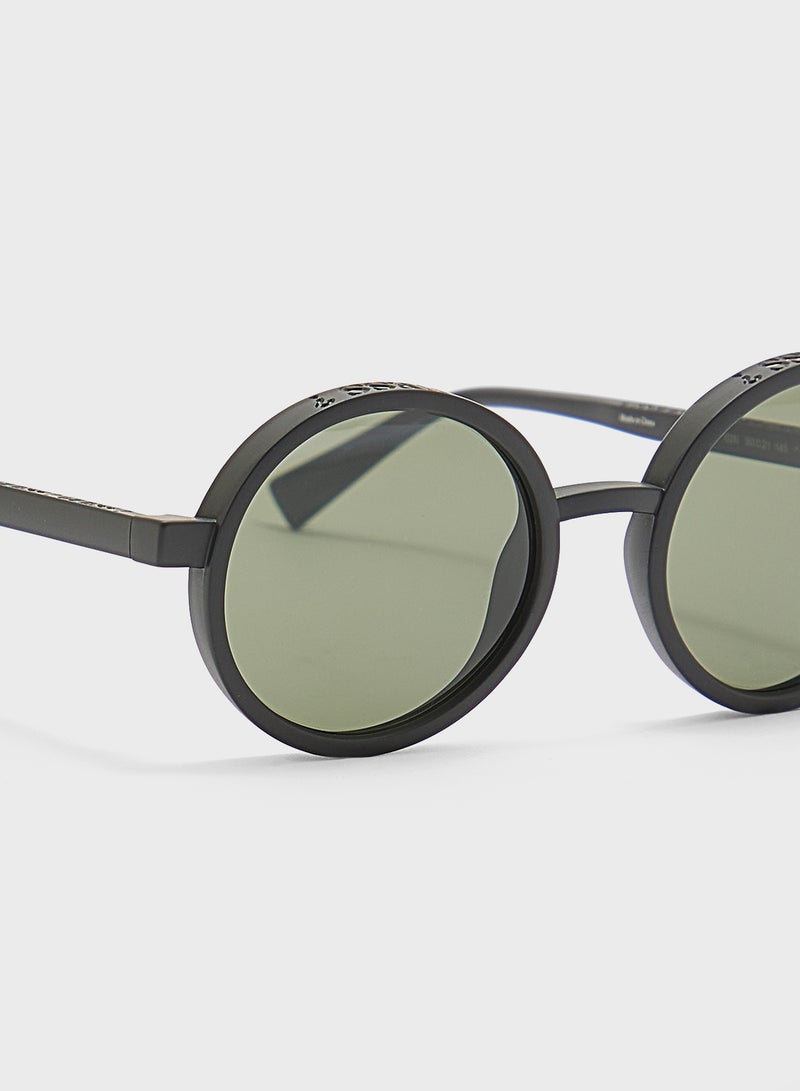 GUESS Gu0023402N50 Round Sunglasses  - Image 3