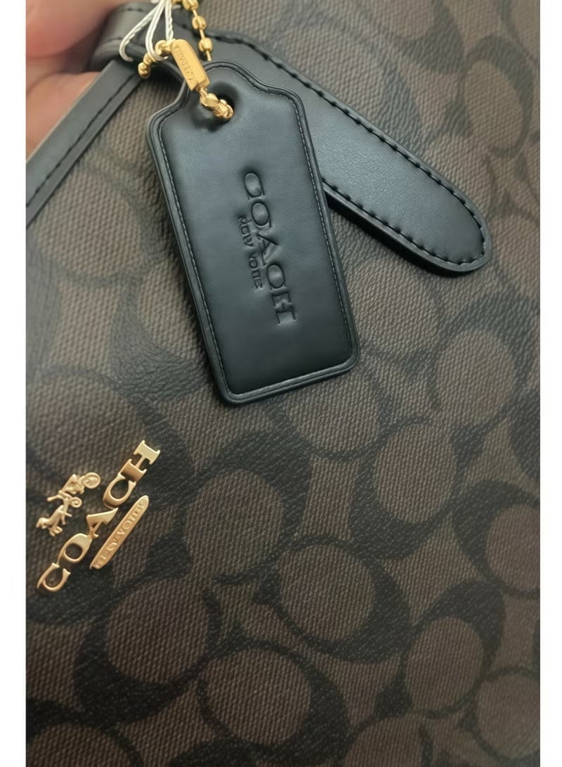 كوتش اوت ليت حقيبة يد كوتش أوتليت كوتش سيتي بتصميم قماش العلامة التجارية للنساء، حقيبة عصرية متعددة الاستخدامات بسعة كبيرة، حقيبة يد كبيرة الحجم يمكن حملها باليد أو على الكتف - Image 3