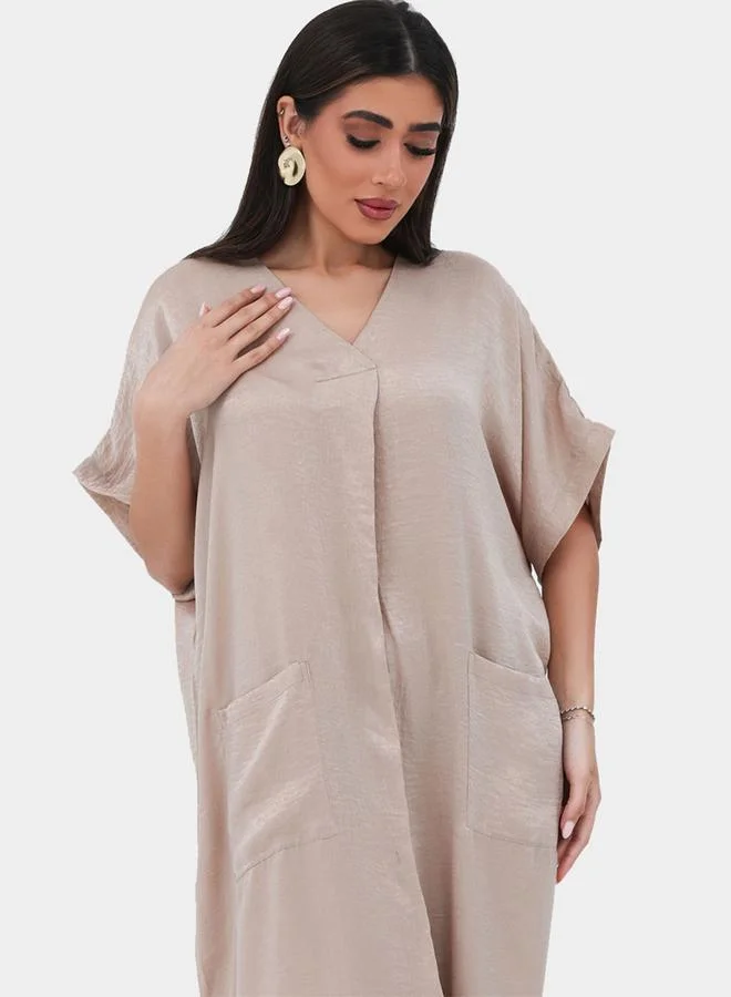 Elena by DStyle Elena by DStyle Crinkled Satin V Neck Jalabiya with Pocket Detail