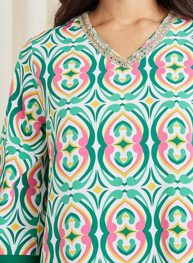 Styli All Over Print V Neck Jalabiya