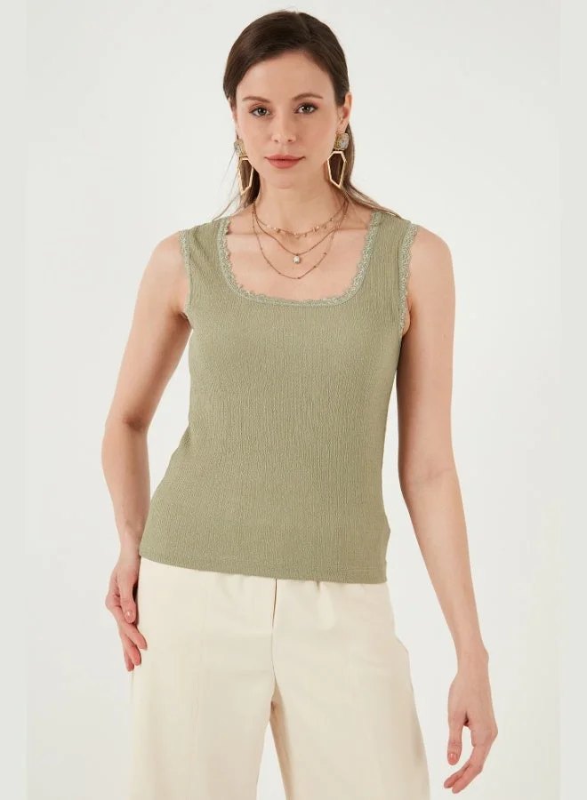 ليلا ليلا قميص داخلي نسائي سميك بياقة مربعة من الدانتيل بقصة ضيقة عبوتين