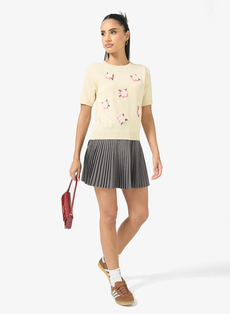 Ginger Floral Embroidered Short Sleeve Sweater