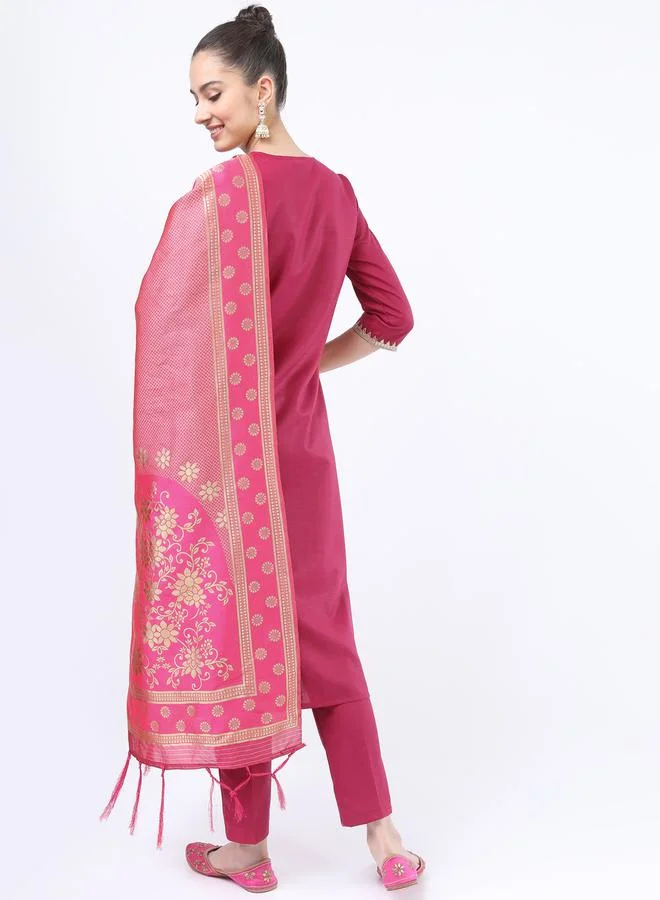 كيتش Embroidered V Neck Kurta and Straight Leg Pant with Printed Dupatta Set by Styli