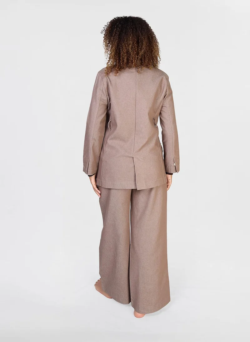 Jimmy Le Bond 2 PC Jeans Suit -of blazer featuring flap pockets and paired with wide-leg trouser and Belt