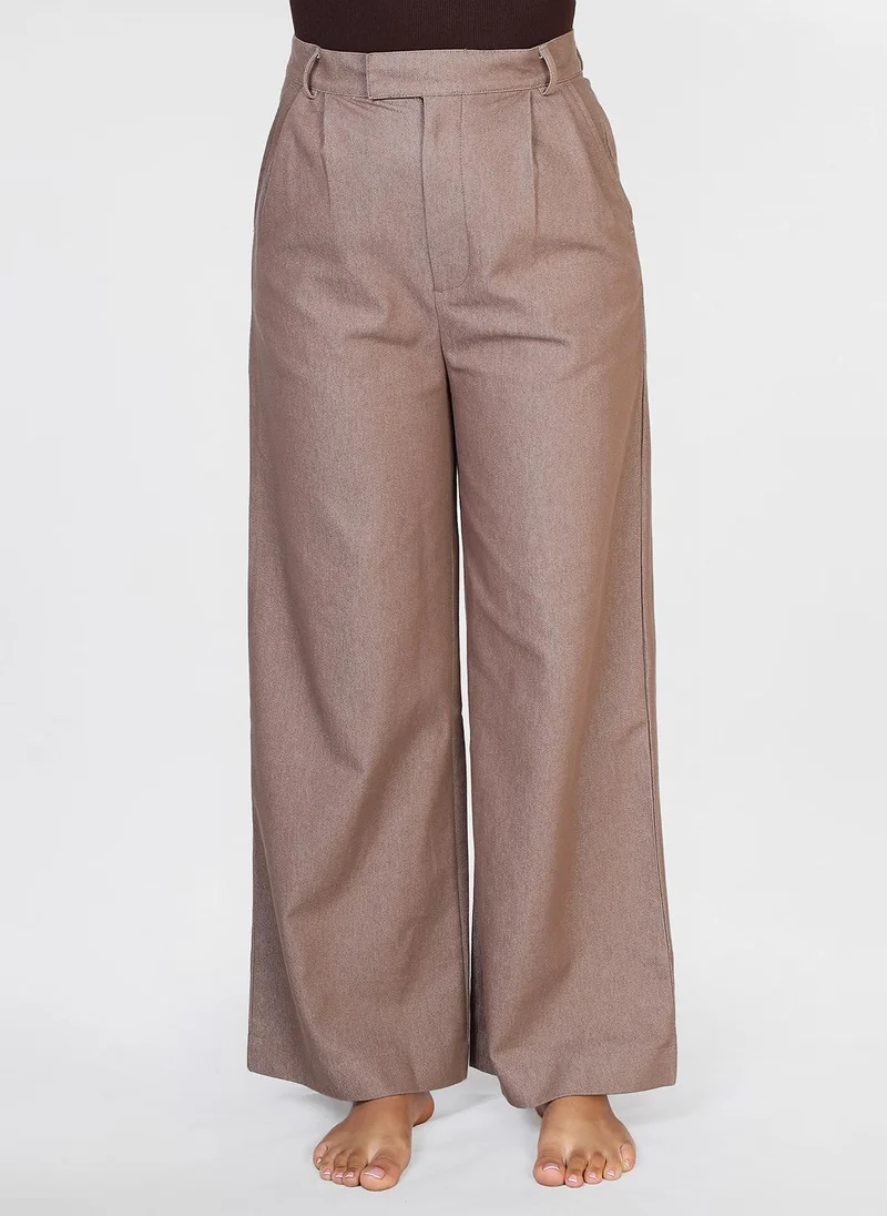 Jimmy Le Bond 2 PC Jeans Suit -of blazer featuring flap pockets and paired with wide-leg trouser and Belt