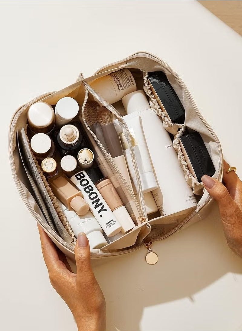 حقيبة مستحضرات تجميل للسفر ذات سعة كبيرة ، حقيبة مكياج تخزين متعددة الوظائف ، حقيبة مكياج جلدية PU ، مع مقبض ومقسم حقائب مستحضرات تجميل للسفر للنساء (أبيض) - Image 3