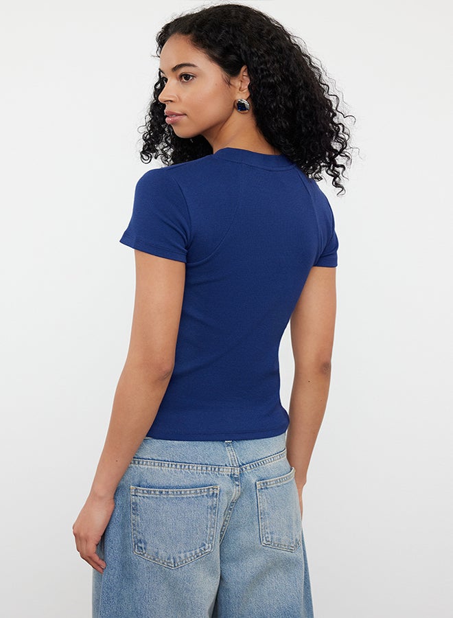 trendyol Navy Blue More Sustainable Fitted Short Sleeve Stretchy Knitted Blouse TWOSS24BZ00440  - Image 5