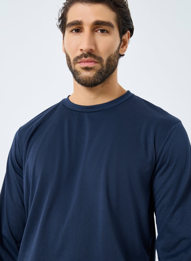 ستايلي طقم بيجاما من بنطال بطبعة مربعات وتيشيرت سادة بأكمام طويلة - Image 3