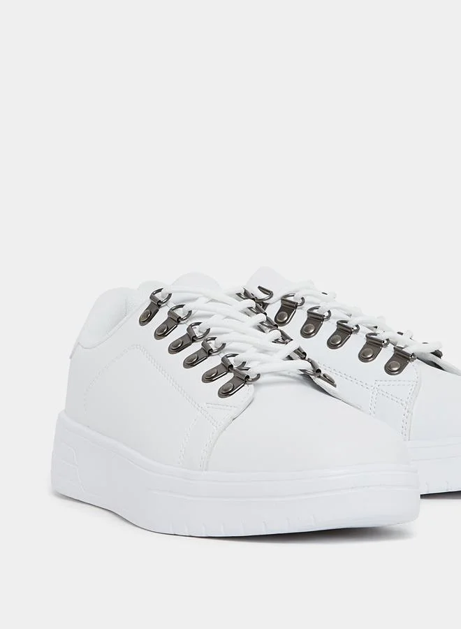 Styli Welt Stitched Accent Low Top Sneakers