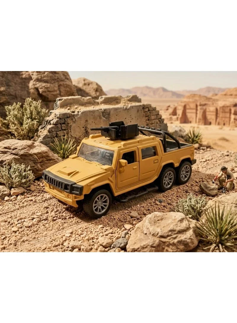تولي شاحنة عسكرية سداسية الدفع (6×6) معدنية مصبوبة بالقوالب (Die-cast) تعمل بنظام السحب للخلف، مزودة بالموسيقى والأضواء وأبواب يدوية الفتح، باللون الأصفر، بحجم عبوة 15.8 × 6 × 6.8 سم.