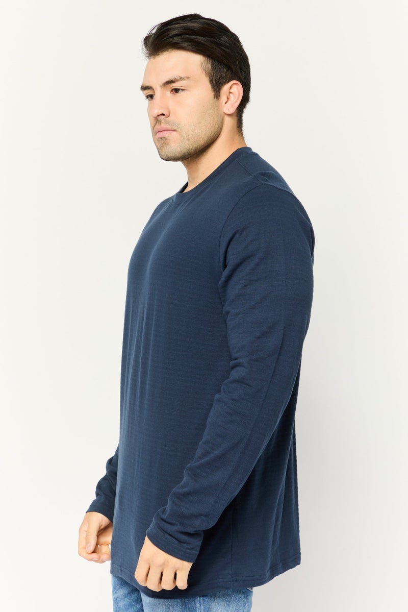 Company Eighty One تي شيرت رجالي بأكمام طويلة وياقة دائرية، مزخرف، لون كحلي - Image 3