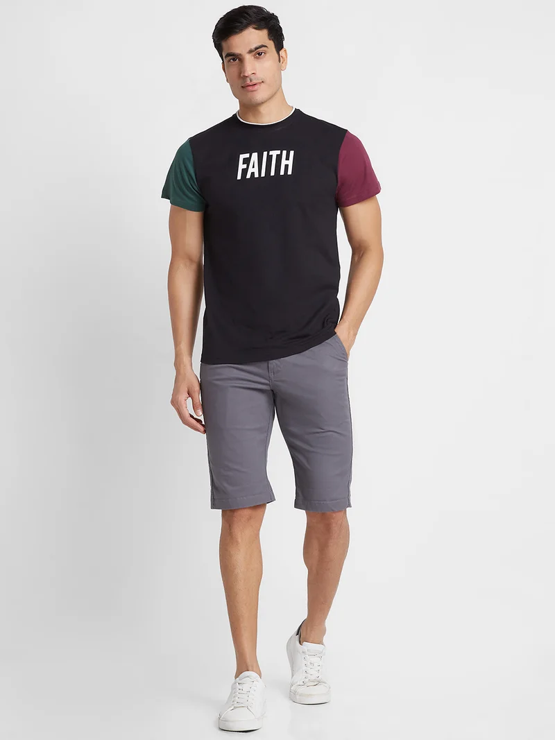 جلو باص شورت رجالي قطن رمادي سادة بقصة ضيقة كاجوال