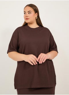 Styli Plus Size Ribbed Knit Round Neck Oversized T-Shirt  - Image 3