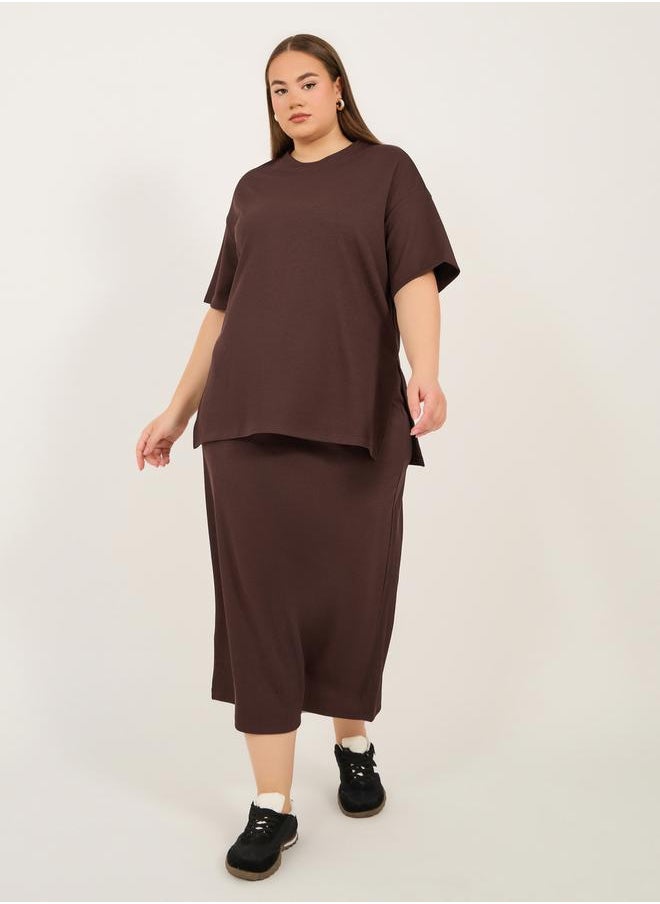 Styli Plus Size Ribbed Knit Round Neck Oversized T-Shirt  - Image 2