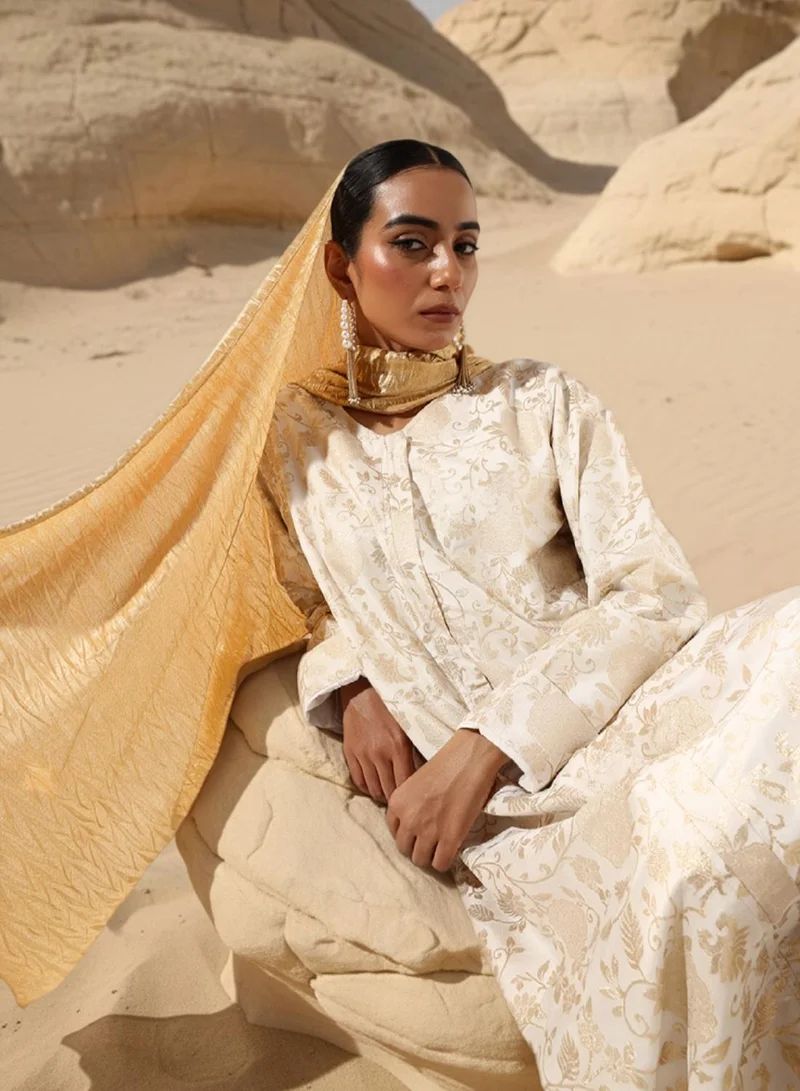 آي شين عباية بيضاء سادة منسوجة بحجاب