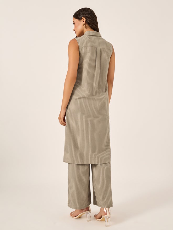 Styli Styli Stiped Sleeveless Button-Down Tunic and Wide Leg Pants Co-Ords  - Image 5