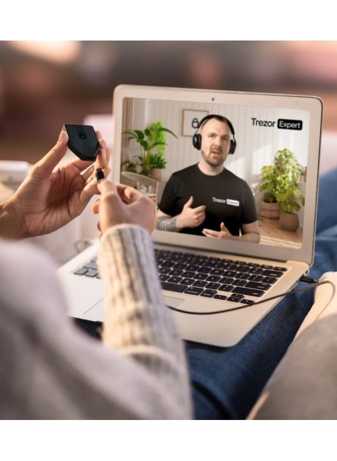 تريزور - تريزور سيف 5 - محفظة رقمية للعملات المشفرة مع عنصر أمان وعبارة مرور، شاشة تعمل باللمس بالألوان مع ردود فعل لمسية، احمِ عملاتك البيتكوين وأصولك الرقمية (أسود غرافيت) - Image 1