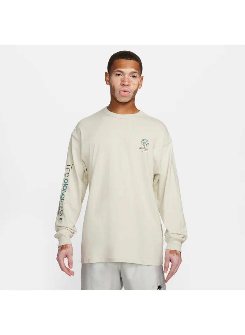 Nike Men's Sportswear Long-Sleeve Max90 T-Shirt