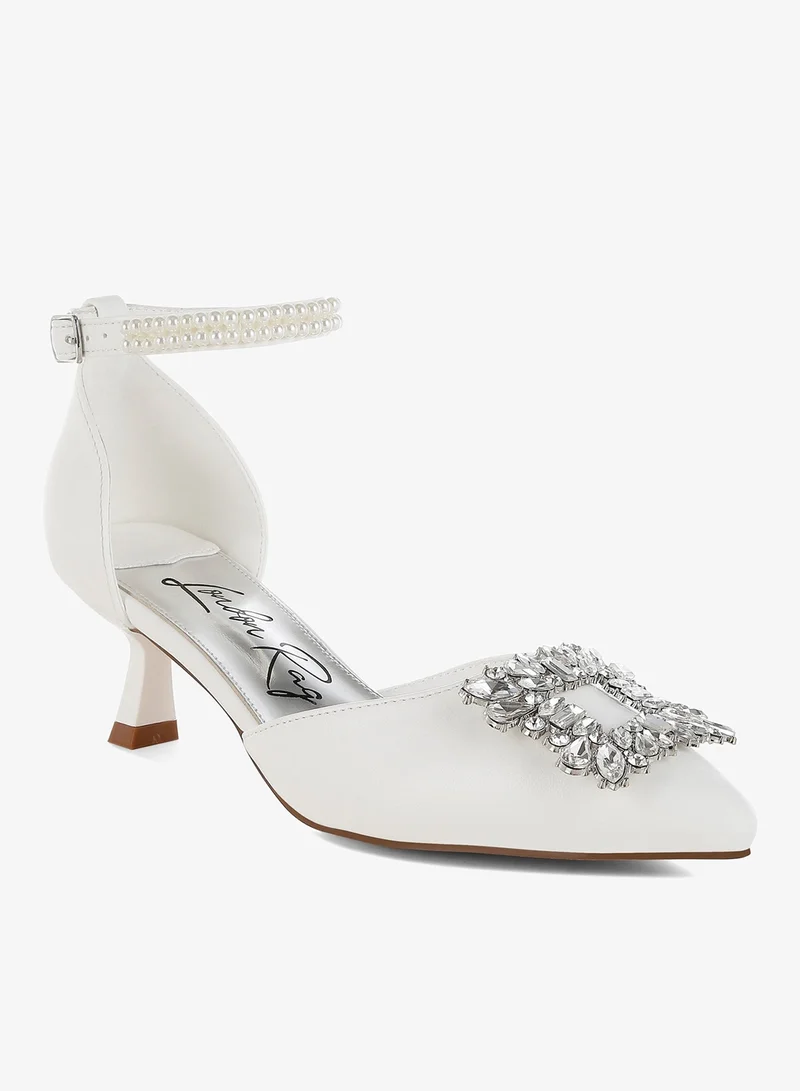 لندن راج صندل كعب صغير مزين بدبابيس الماس باللون الأبيض