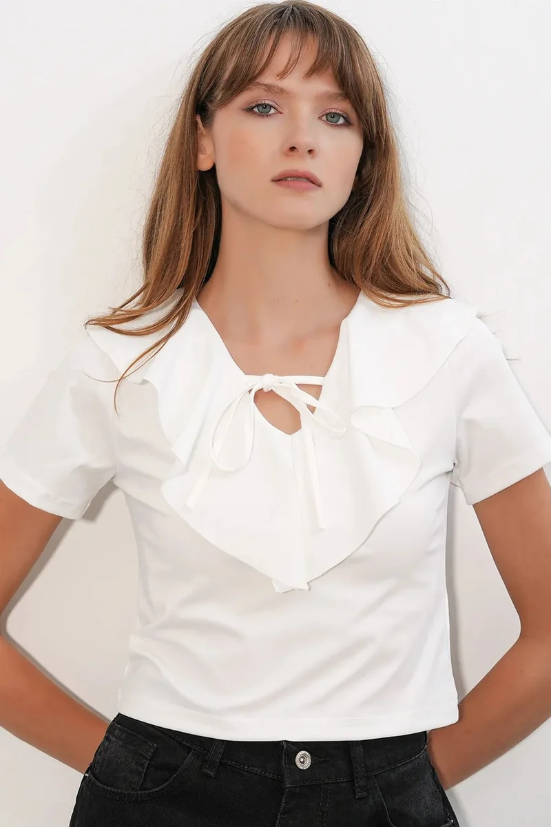 بيغ دارت BDART Frilly Tie-Front Crop Top