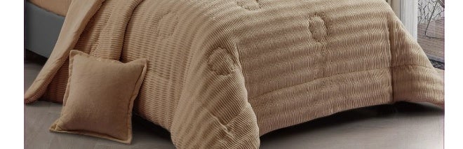 Horse A stylish and soft winter set with a large quilt measuring 230×250 cm, a full elasticized bedspread measuring 200×200 cm, and 4 large pillowcases measuring 55×75 cm for complete warmth and comfort for a more elegant bedroom (choose bedspread size). - Image 3