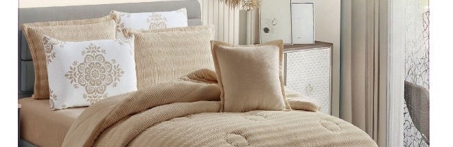 Horse A stylish and soft winter set with a large quilt measuring 230×250 cm, a full elasticized bedspread measuring 200×200 cm, and 4 large pillowcases measuring 55×75 cm for complete warmth and comfort for a more elegant bedroom (choose bedspread size). - Image 2