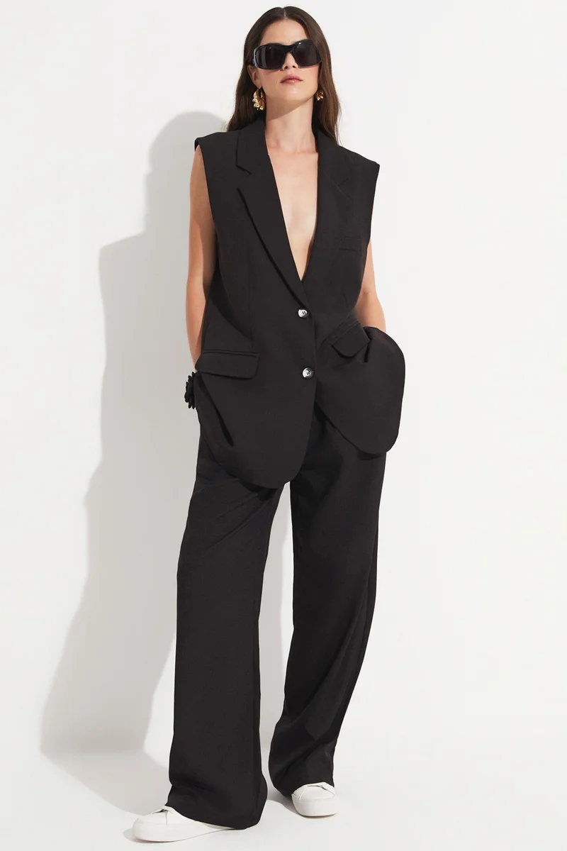 JUNE Women's Wide Pattern Button Detailed Woven Vest
