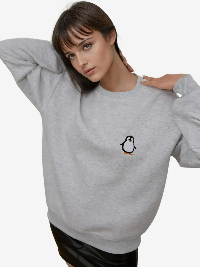 Comfort Animal Pattern Embroidered Raised Crew Neck Sweatshirt