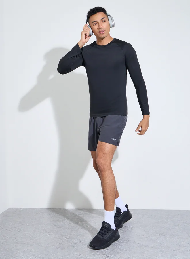 Styli Active Black Solid Muscle Fit Long Sleeve Running T-Shirt