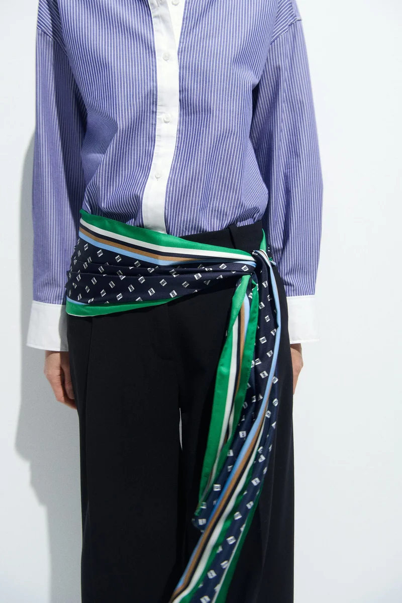 اتش اند ام وشاح مزيّن بطبعة