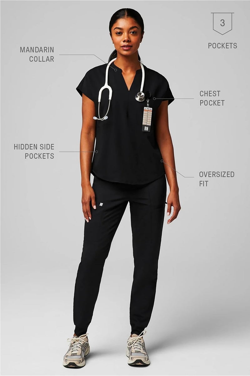 Fabletics Women's Evolve 3-Pocket Scrub Top with an Oversized Fit - MotionTech, 4-Way Stretch, Wrinkle-Resist, Anti-Shrink, M, Black - Image 5