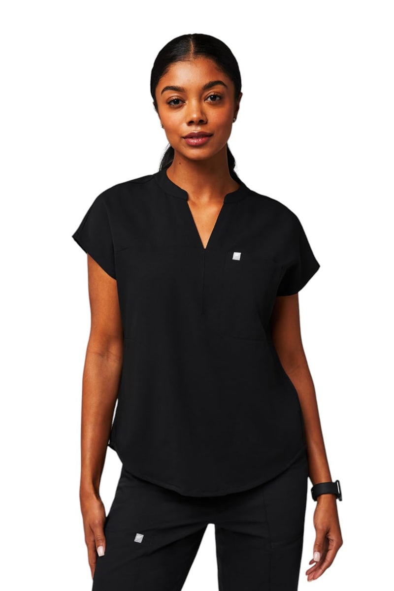 Fabletics Women's Evolve 3-Pocket Scrub Top with an Oversized Fit - MotionTech, 4-Way Stretch, Wrinkle-Resist, Anti-Shrink, M, Black - Image 1