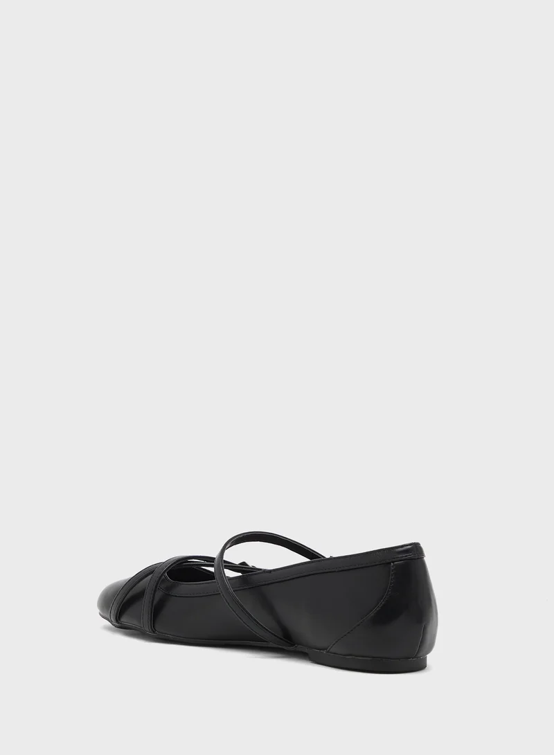 جينجر Triple Strap Ballerina Flat