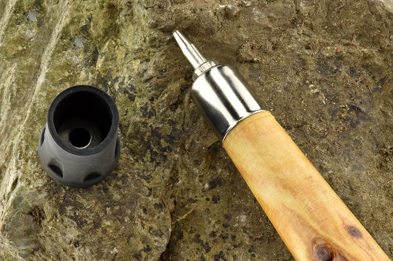 SE عصا مشي/تسلق قابلة للفك من خشب الصنوبر 55" مكونة من 3 قطع مع طرف معدني، طرف مطاطي معزز، وحقيبة سفر مقاومة للماء - محمولة ومتينة للمغامرات الخارجية - Image 5